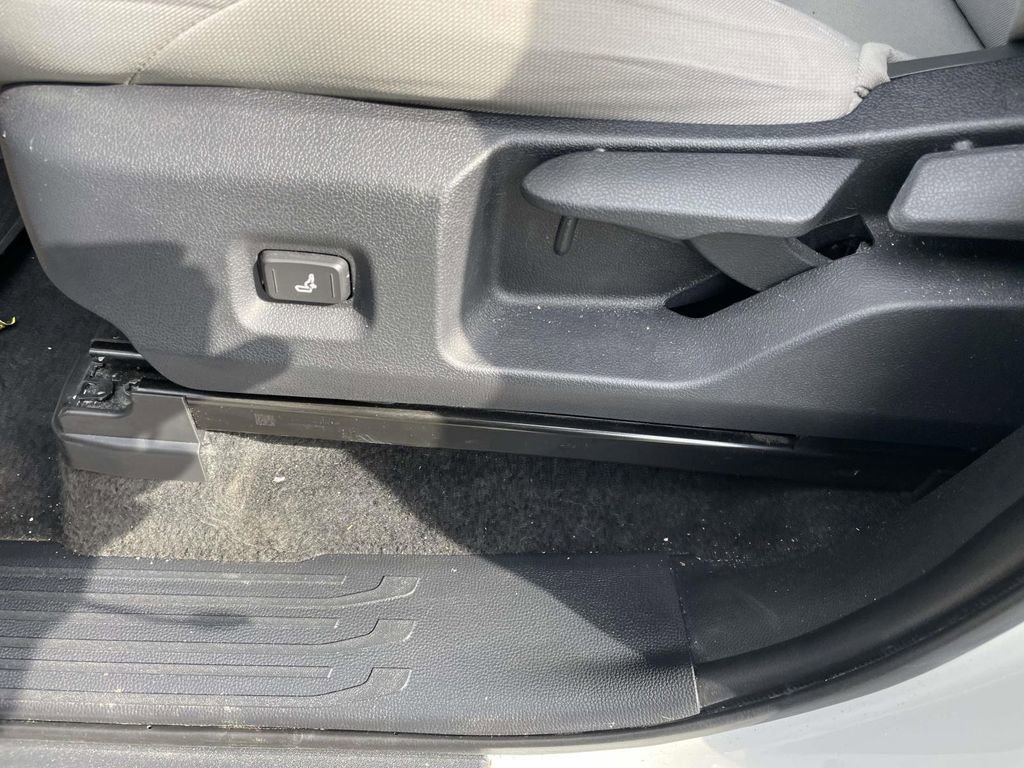 Used 2025 Toyota Tacoma SR5 image 27