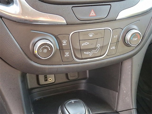 Used 2018 Chevrolet Equinox LT image 12