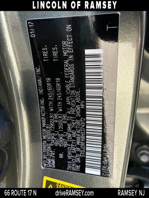 Used 2017 Toyota Highlander XLE w/ Carpet Mat Package AWD/4WD image 29