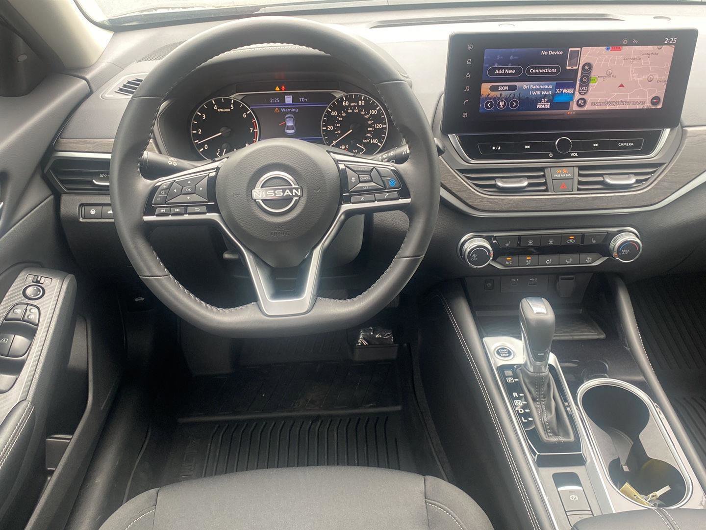 Used 2024 Nissan Altima 2.5 SV w/ SV Premium Package FWD image 10