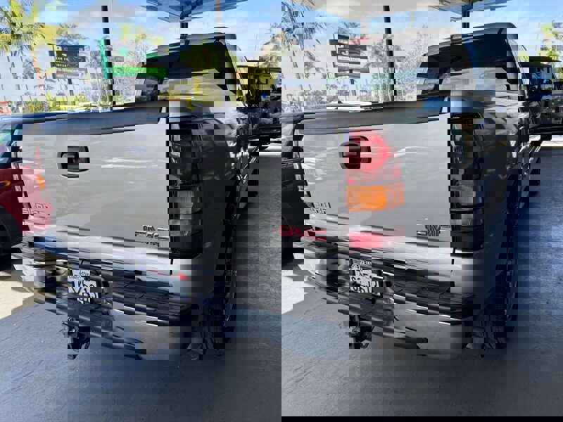 Used 2005 GMC Sierra 1500 SLE w/ Light Duty Power Package image 10