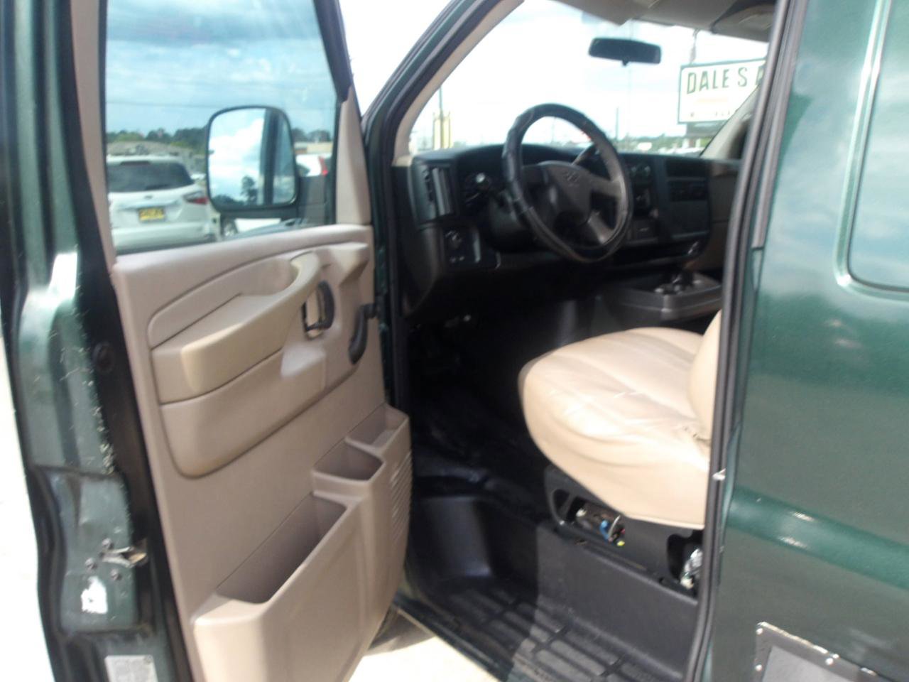 Used 2007 Chevrolet Express 1500 image 14