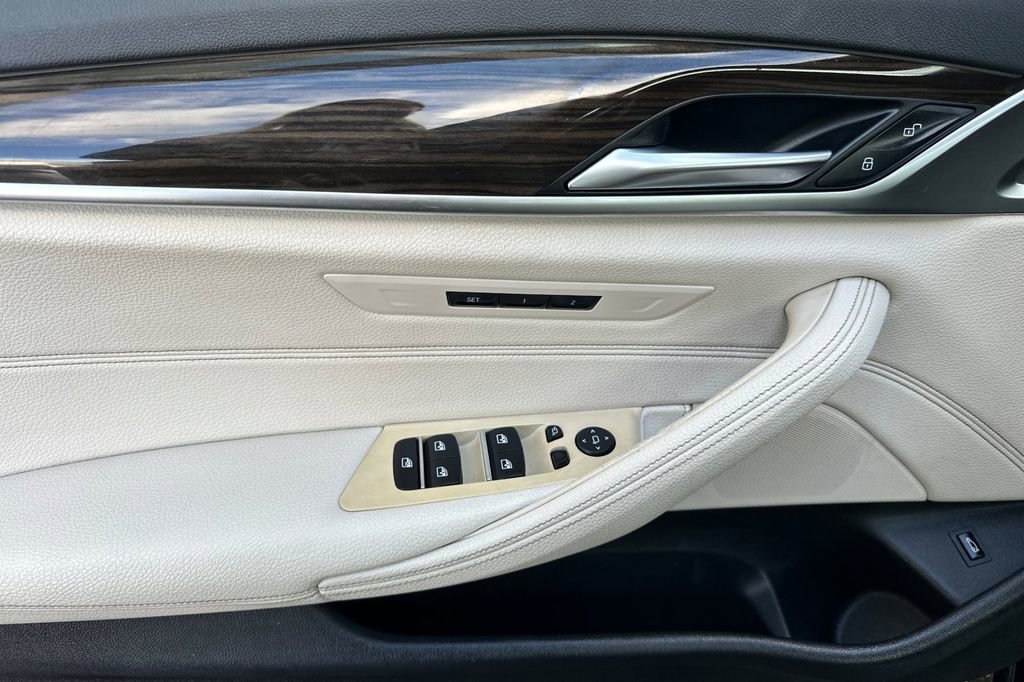 Used 2018 BMW 530i image 10