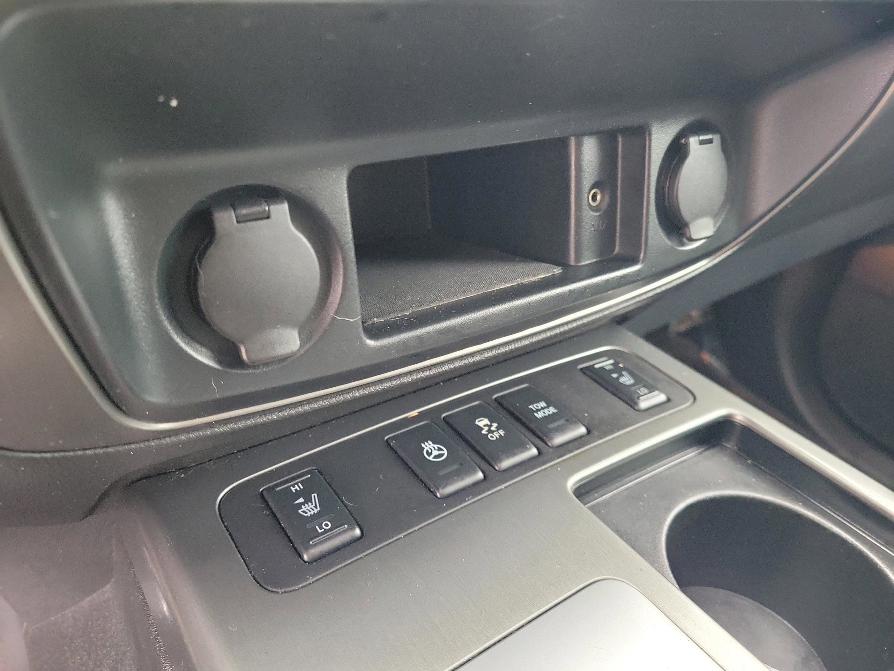 Used 2012 Nissan Armada Platinum image 25