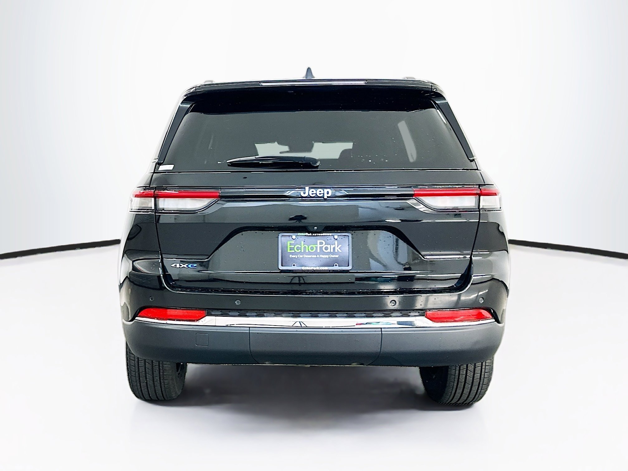 Used 2024 Jeep Grand Cherokee Limited 4xe w/ Trailer Tow Package AWD/4WD image 7