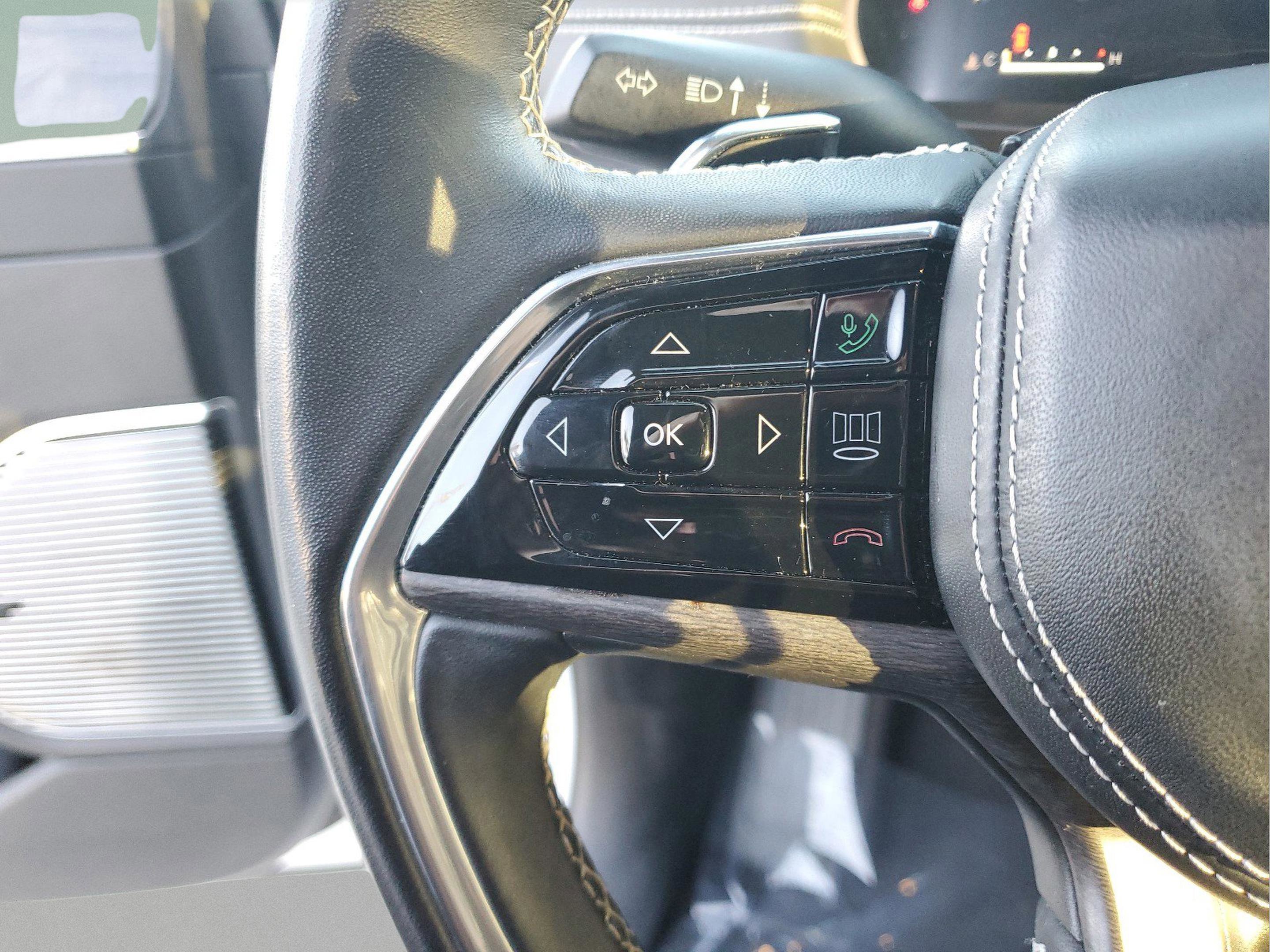 Certified 2021 Jeep Grand Cherokee L Overland w/ Luxury Tech Group IV image 28