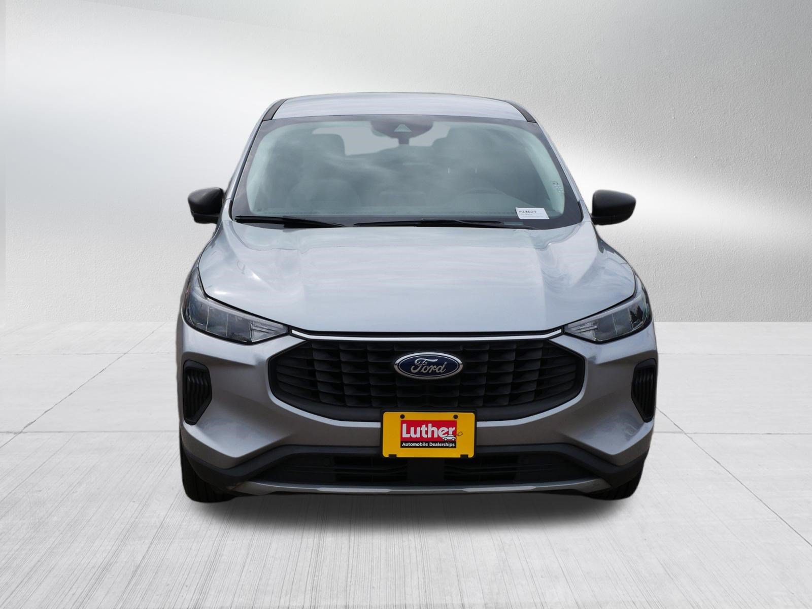 Used 2024 Ford Escape Active AWD/4WD image 2