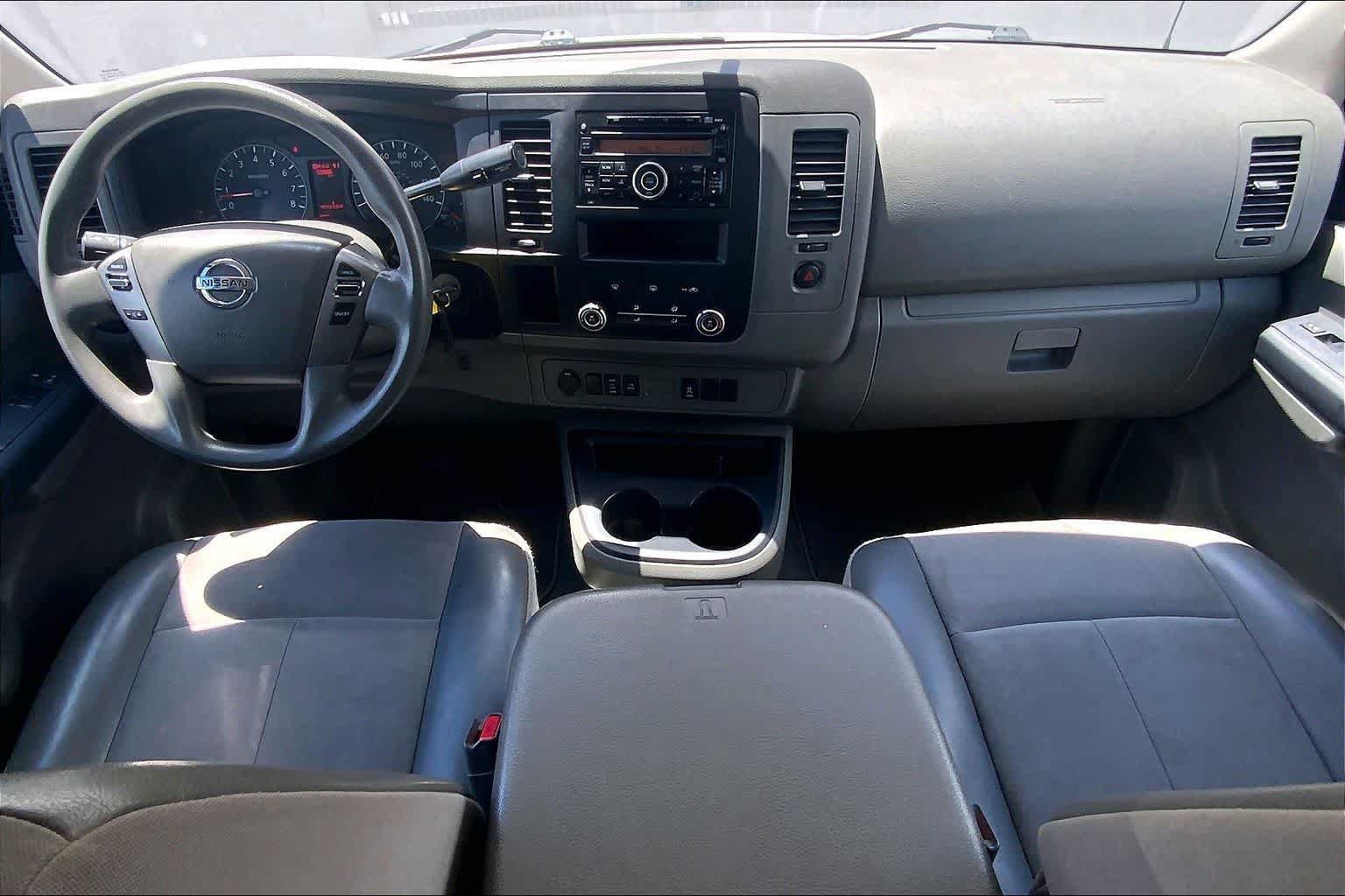 Used 2016 Nissan NV 3500 SV RWD image 10