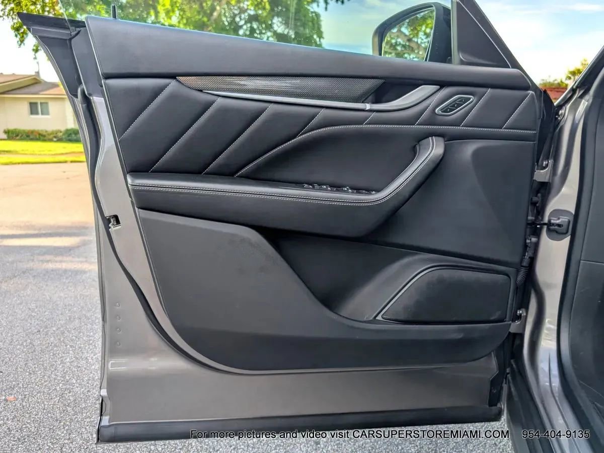 Used 2021 Maserati Levante image 27