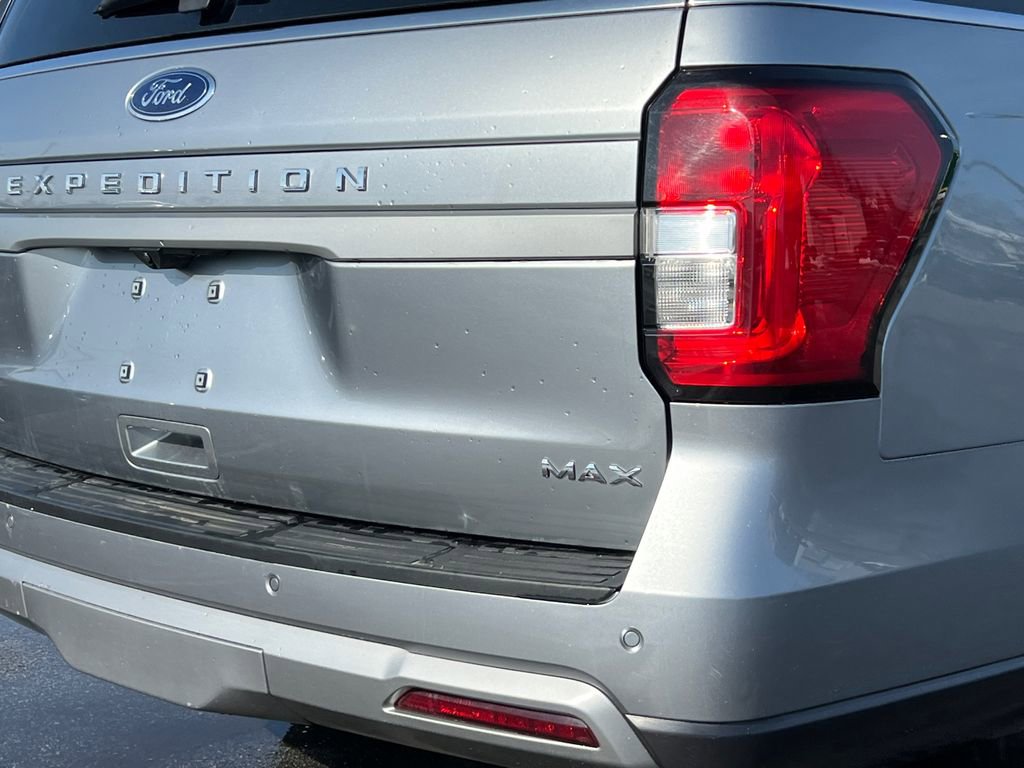 Used 2024 Ford Expedition Max XLT image 6
