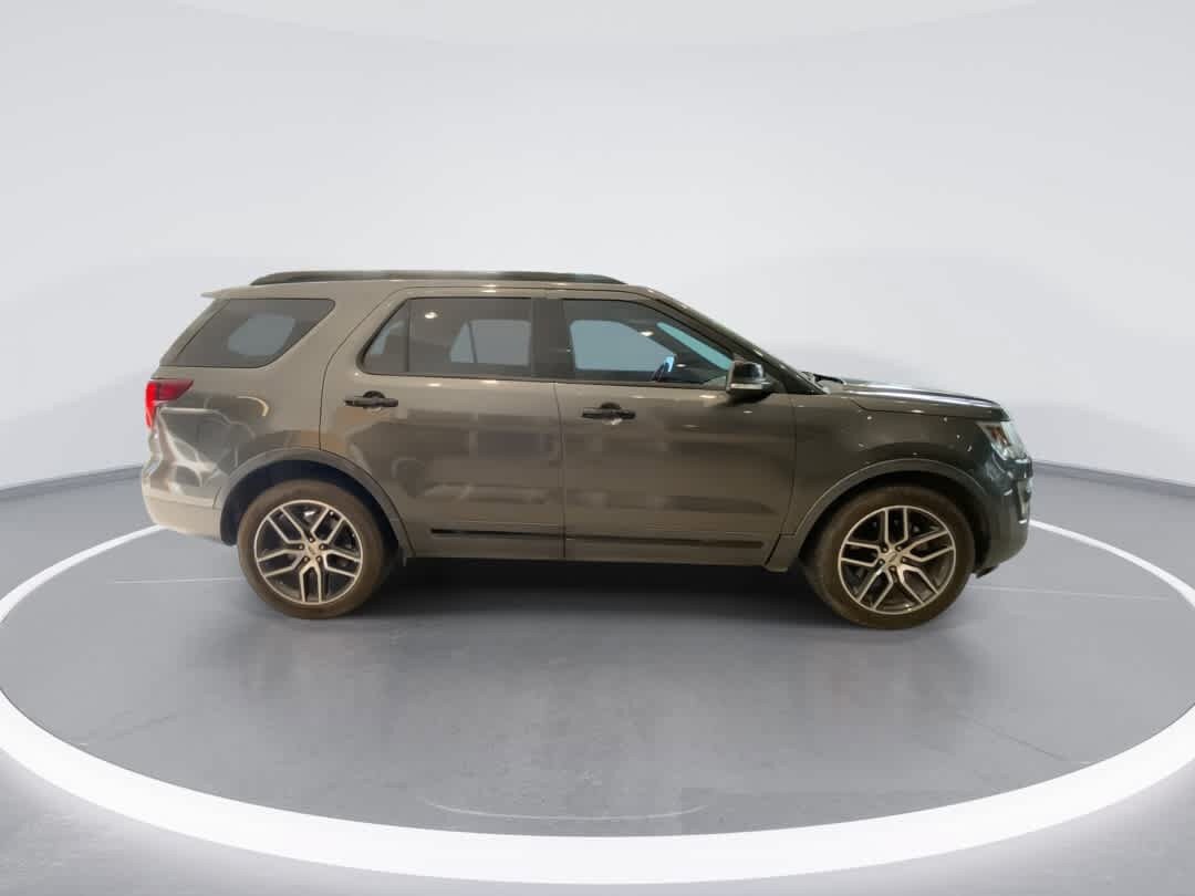 Used 2017 Ford Explorer Sport AWD/4WD image 9