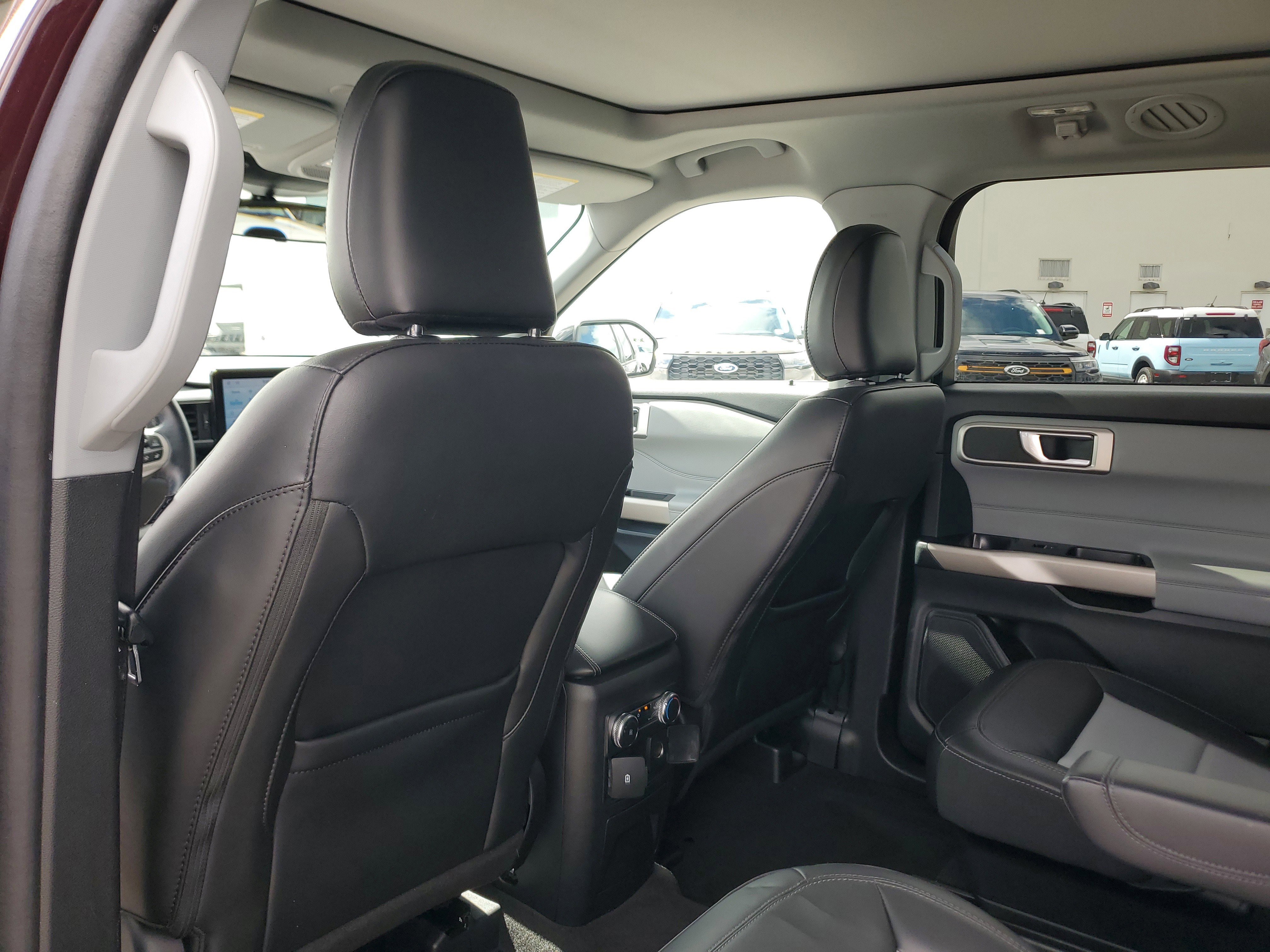 Used 2023 Ford Explorer XLT w/ Equipment Group 202A image 15