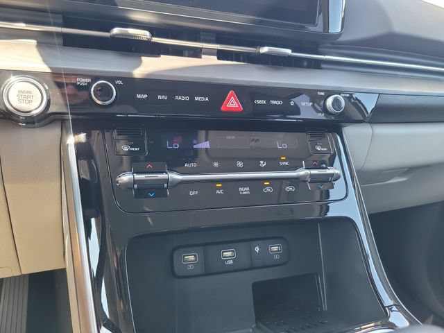 Certified 2024 Kia Carnival EX FWD image 24