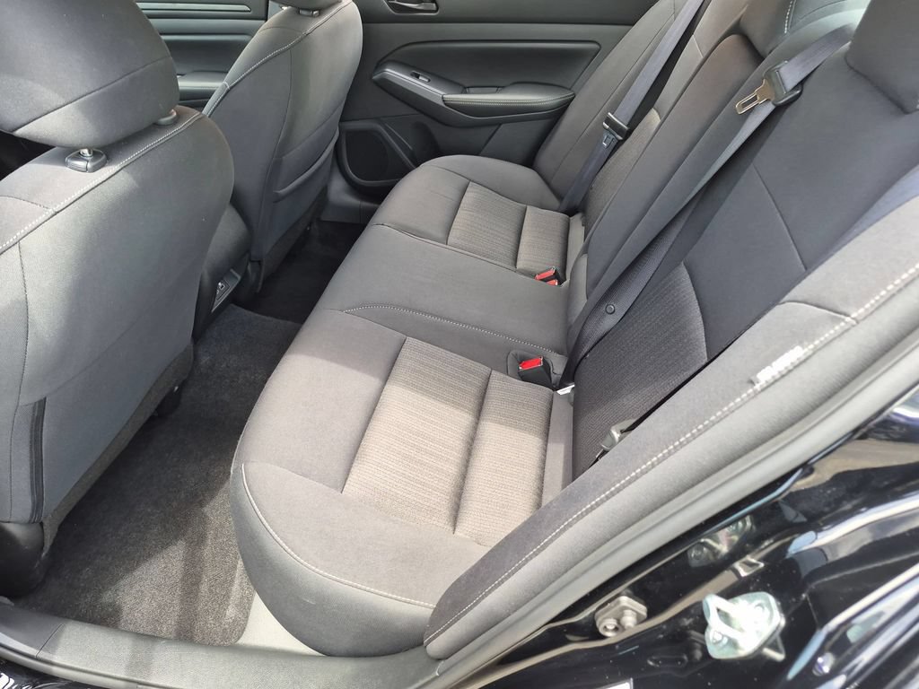 Used 2025 Nissan Altima 2.5 SV FWD image 25