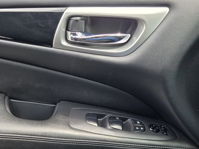 Used 2020 Nissan Pathfinder S image 31