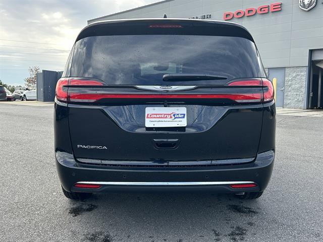 New 2026 Chrysler Pacifica Select image 8