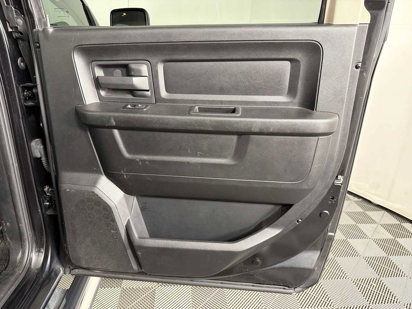 Used 2015 RAM 1500 Express RWD image 14