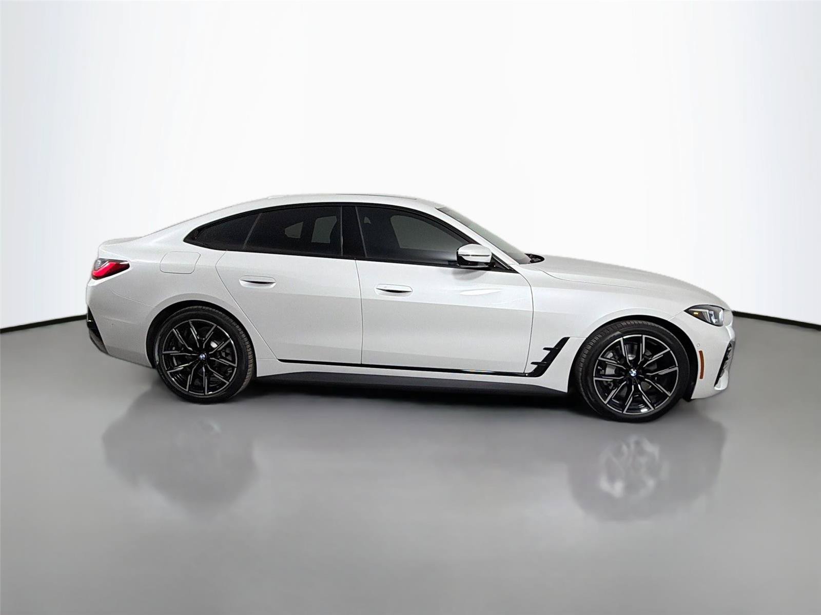 New 2026 BMW i4 xDrive40i w/ M Sport Package AWD/4WD image 8