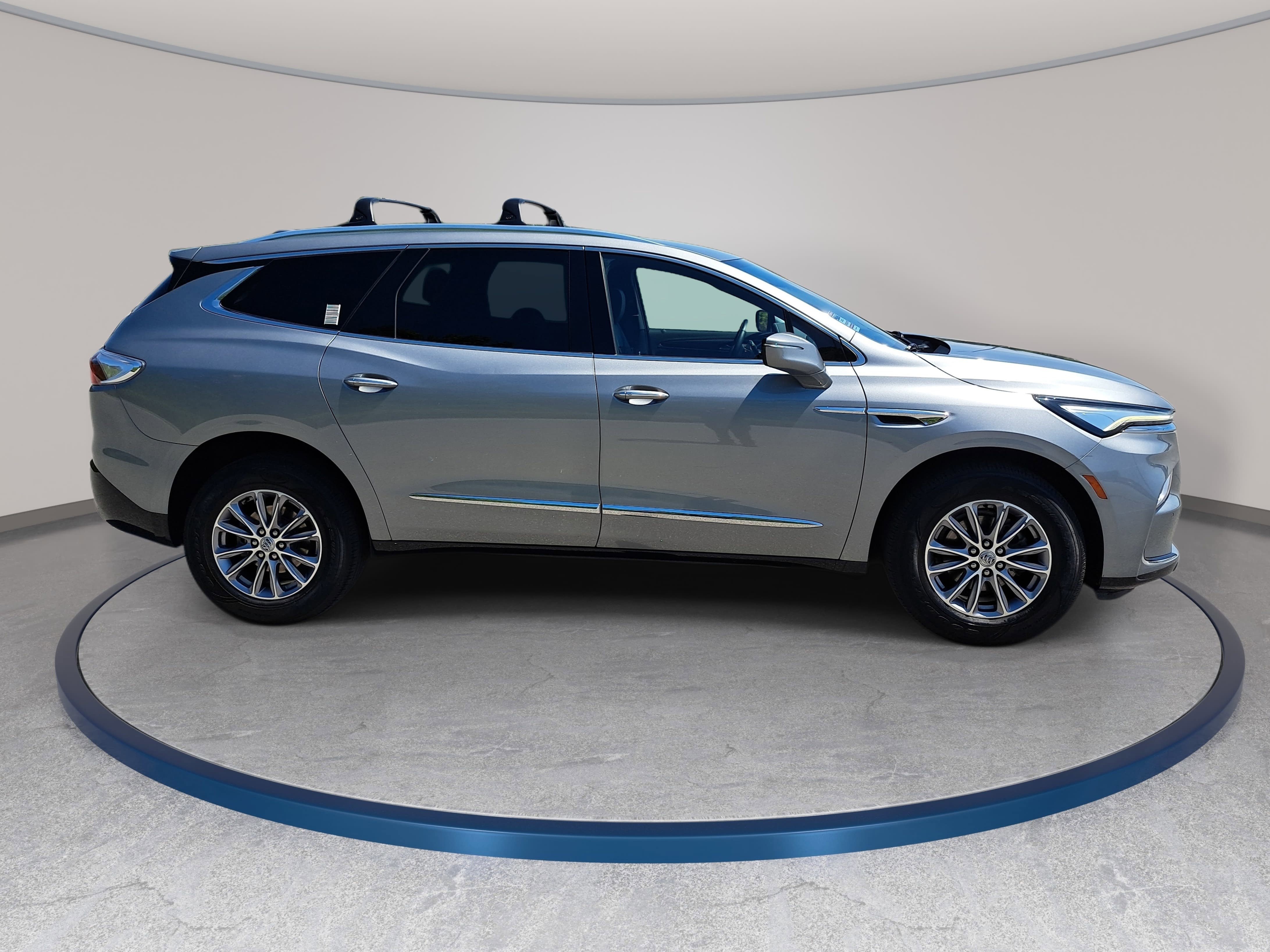 Used 2023 Buick Enclave Essence AWD/4WD image 4