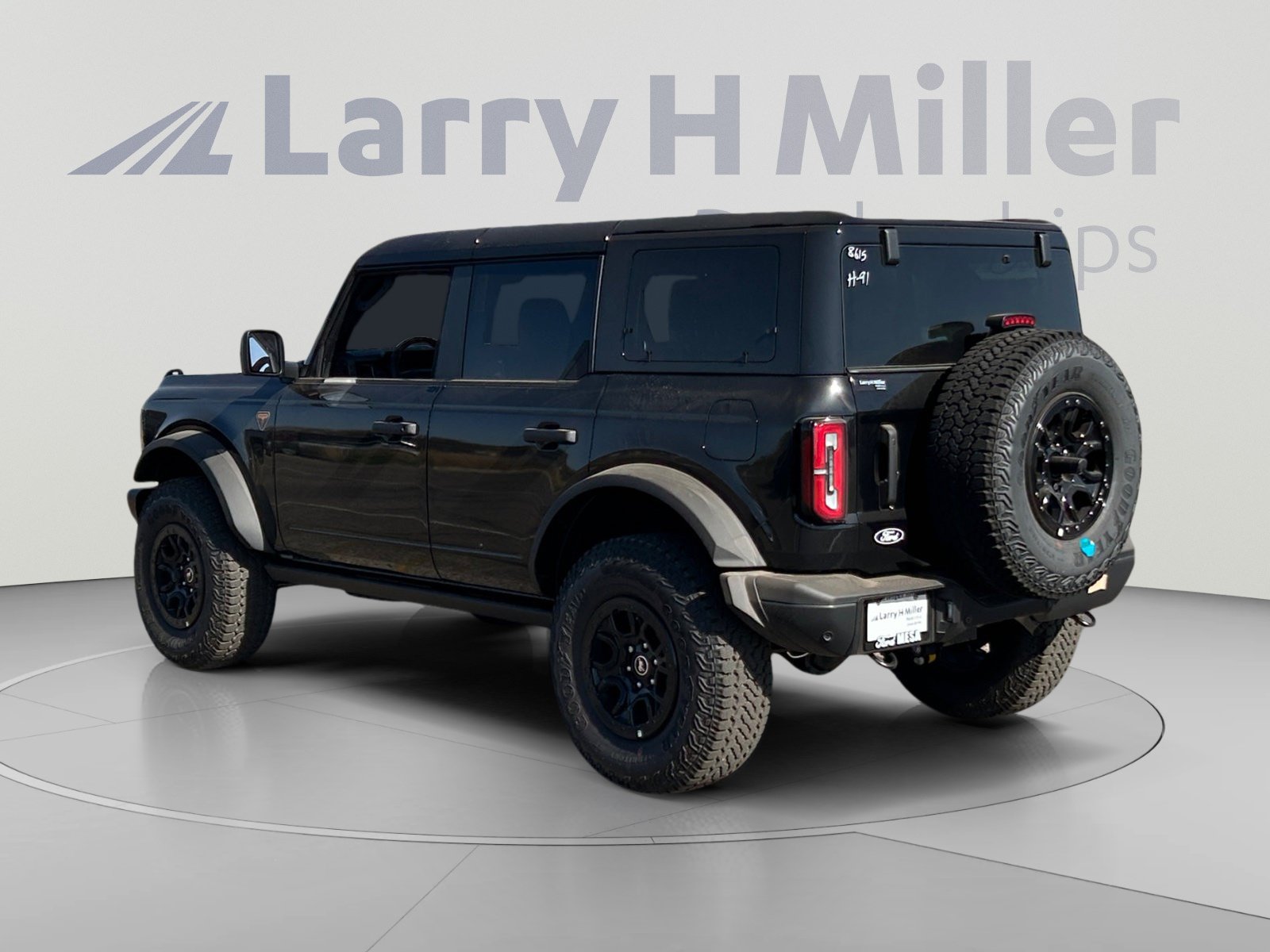 New 2026 Ford Bronco Badlands AWD/4WD image 3