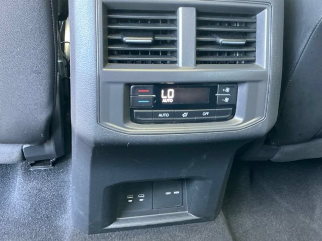 Certified 2023 Volkswagen Atlas SEL R-Line AWD/4WD image 18