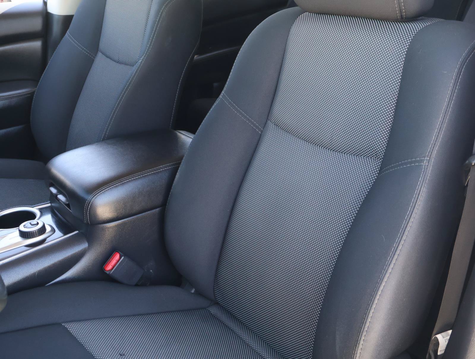 Used 2018 Nissan Pathfinder SV AWD/4WD image 12