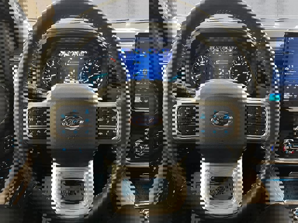 Used 2023 Ford Expedition Max XLT image 9