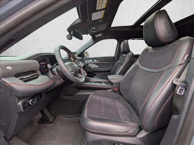 Used 2025 Ford Explorer ST image 14