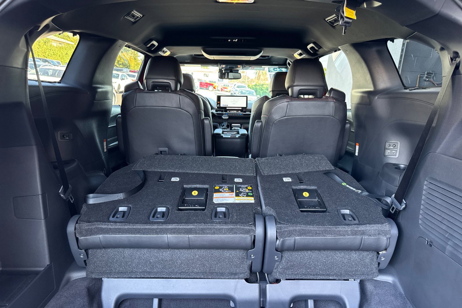 Certified 2025 Toyota Sienna XSE image 22