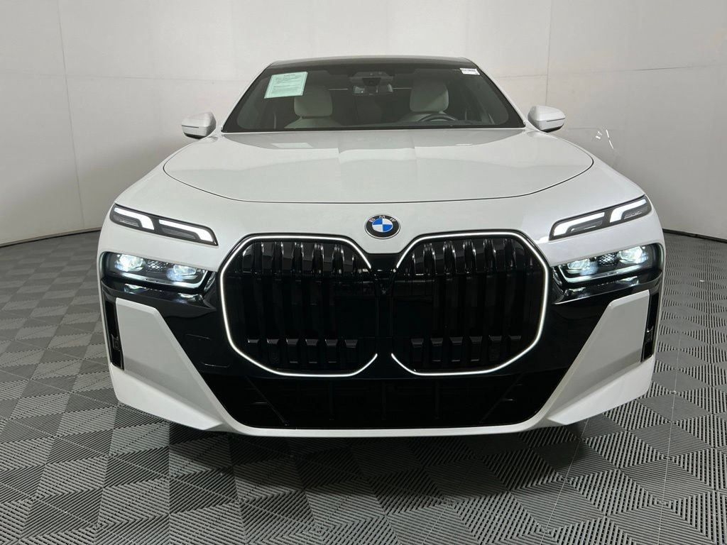 Certified 2025 BMW 760i xDrive w/ Luxury Rear Seating Package AWD/4WD image 3