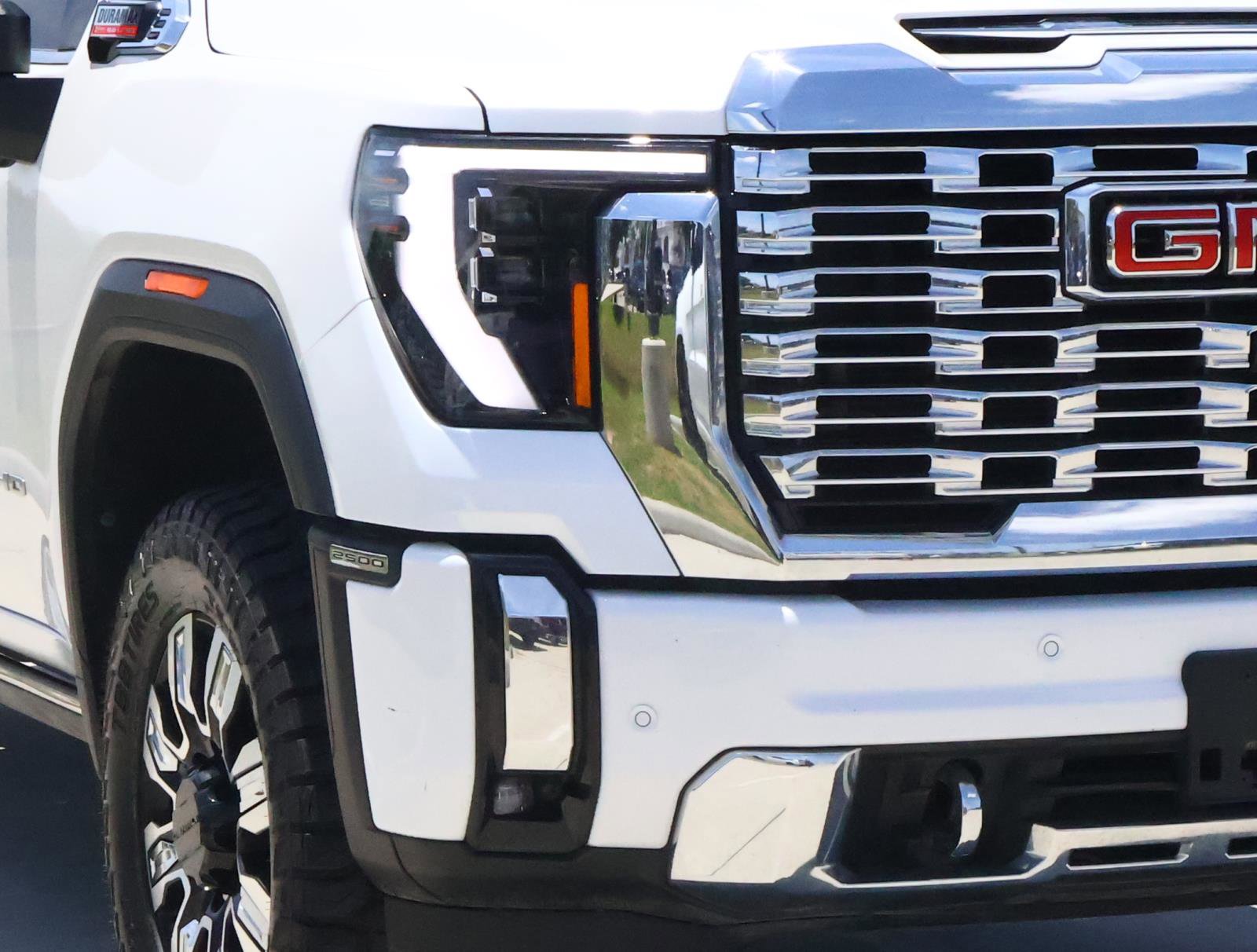 Used 2024 GMC Sierra 2500 Denali w/ Denali Reserve Package AWD/4WD image 7