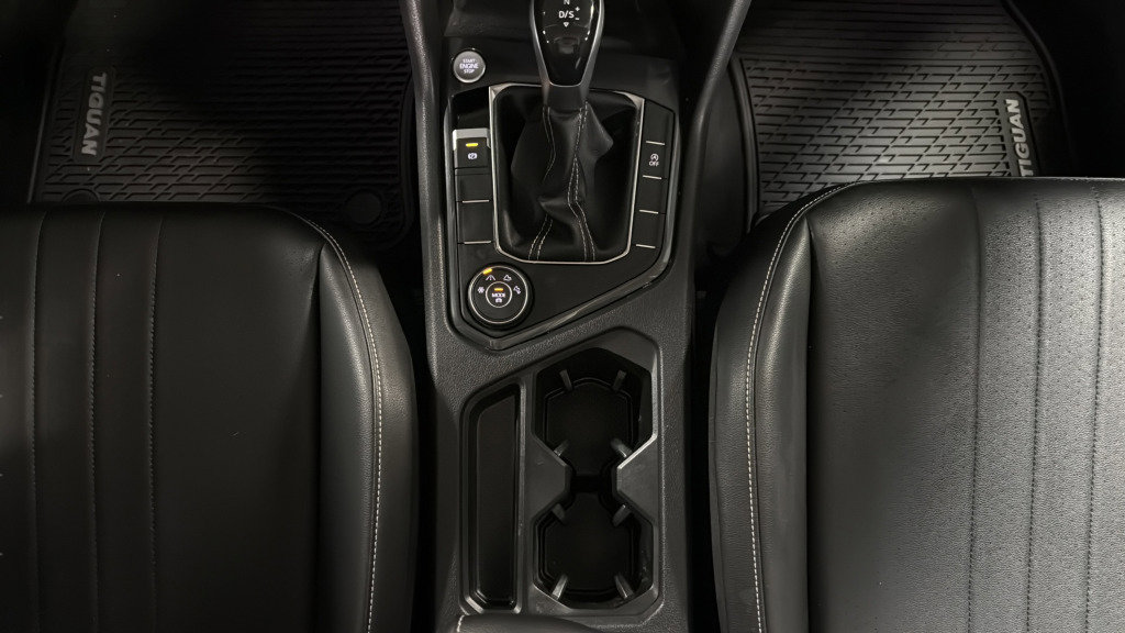 Used 2022 Volkswagen Tiguan SE image 22