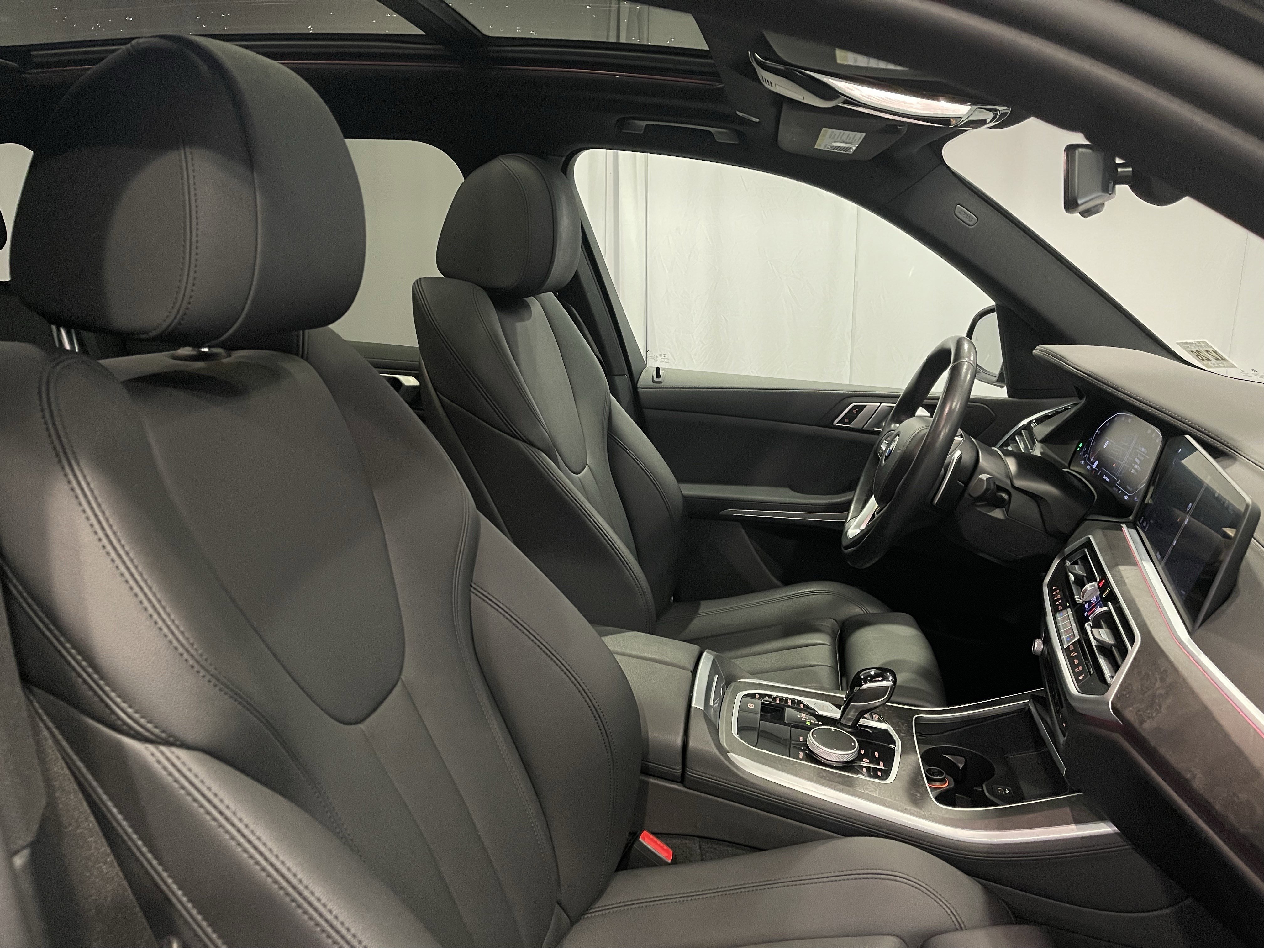 Used 2022 BMW X5 xDrive40i w/ Climate Comfort Package image 16