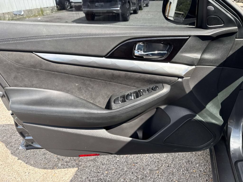 Used 2016 Nissan Maxima SR FWD image 19