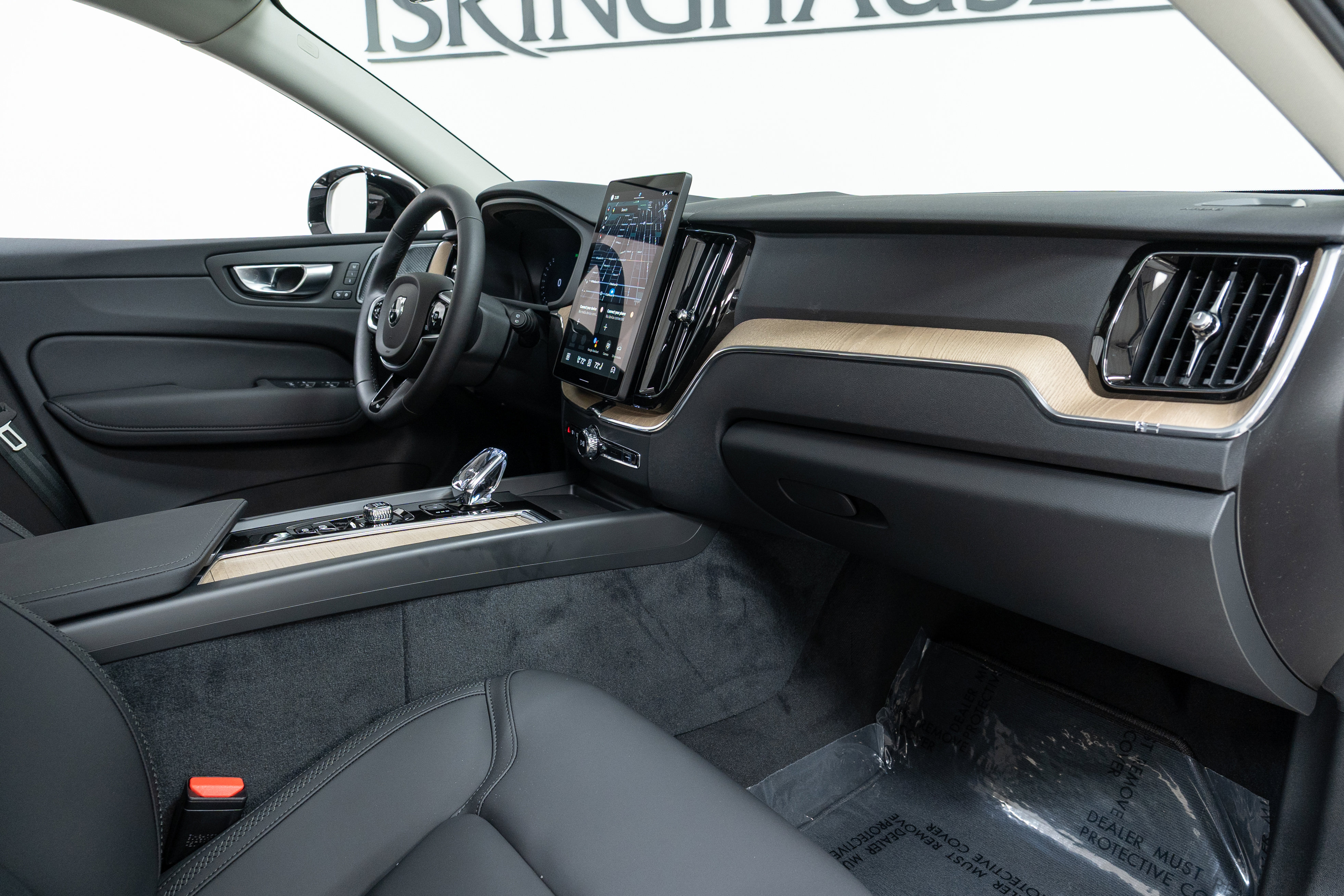 New 2026 Volvo XC60 B5 Plus w/ Climate Package image 21