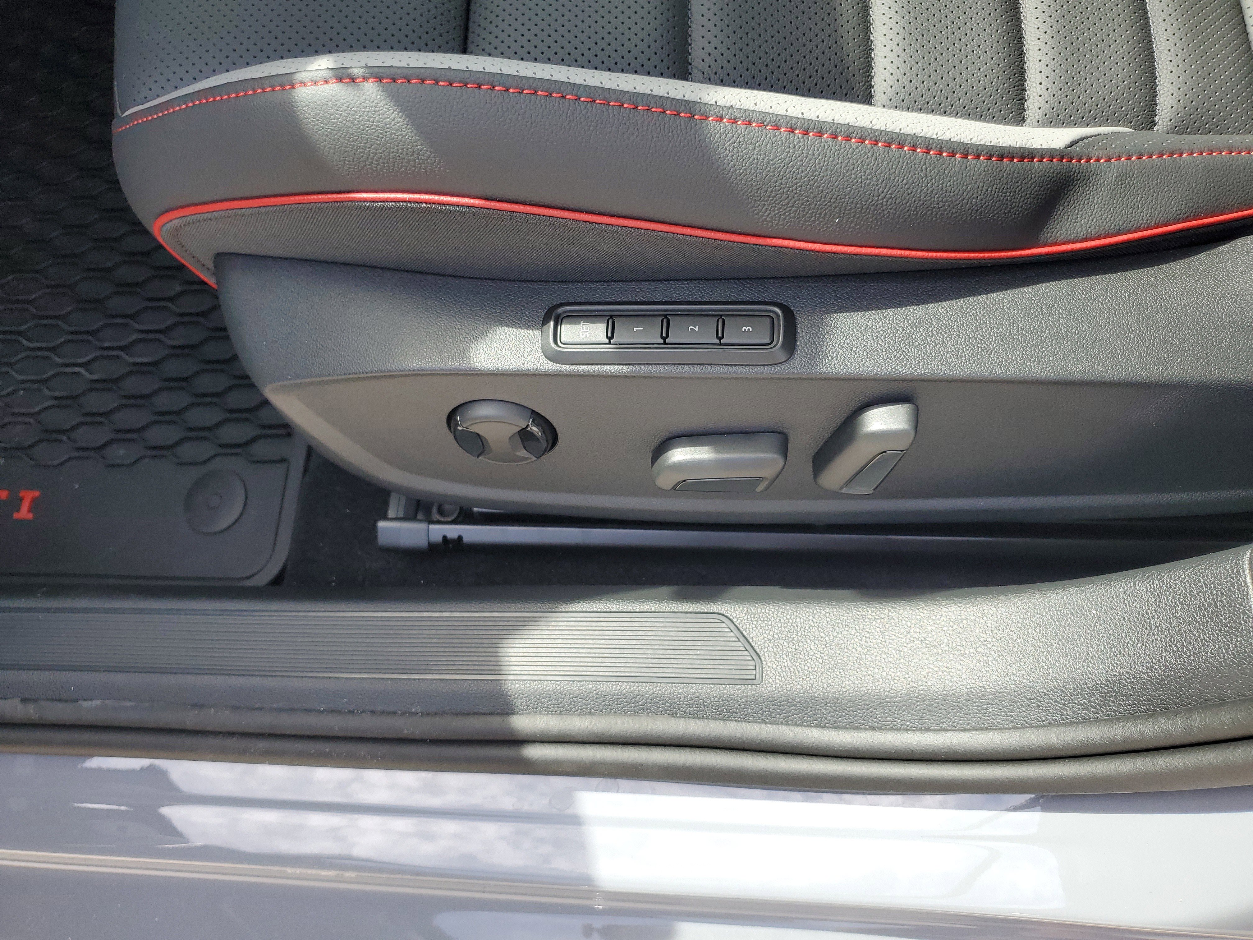 New 2025 Volkswagen GTI SE image 14