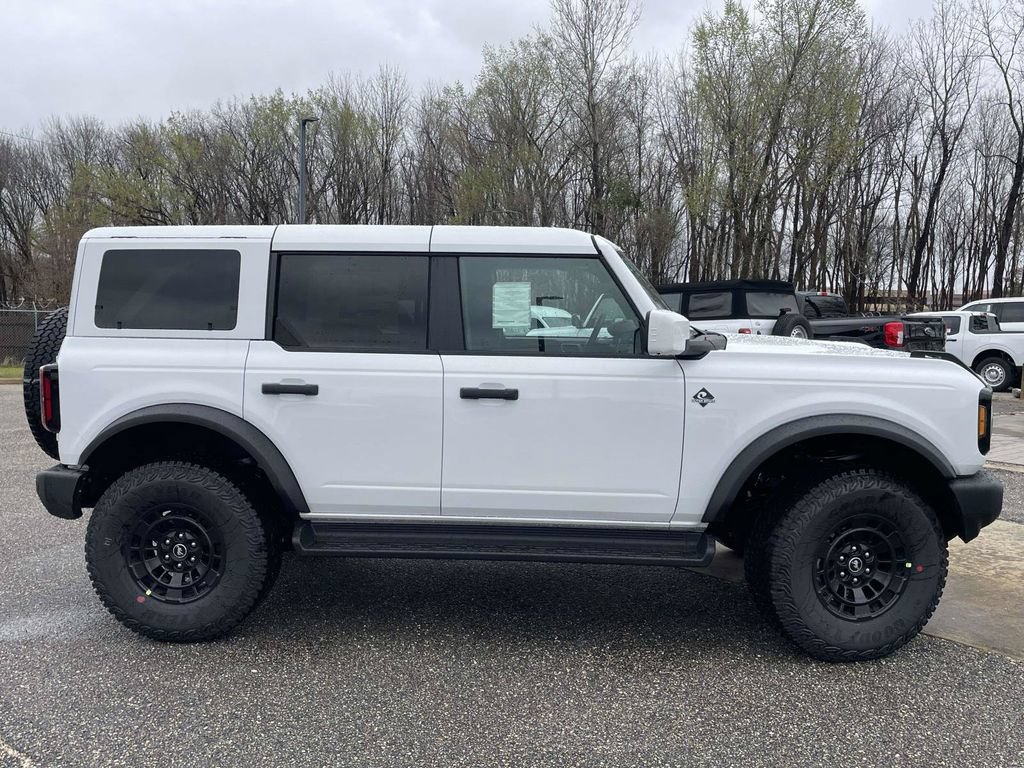 New 2026 Ford Bronco Outer Banks w/ Sasquatch Package AWD/4WD image 2