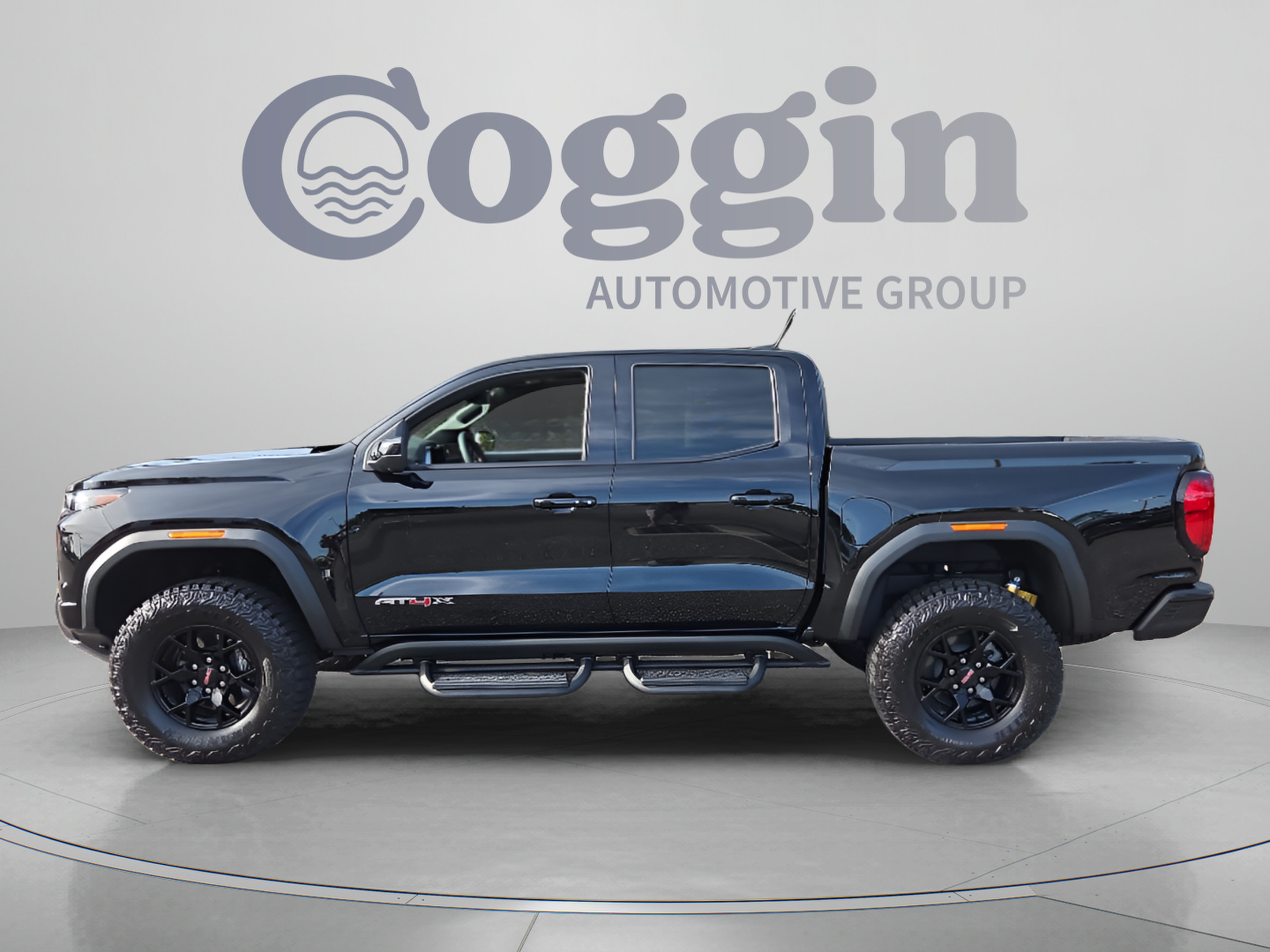 Used 2026 GMC Canyon AT4X AWD/4WD image 2
