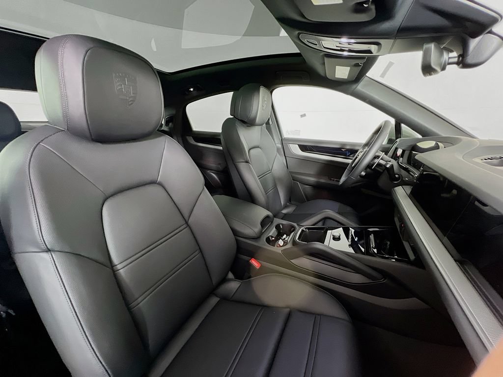 New 2026 Porsche Cayenne Coupe AWD/4WD image 30