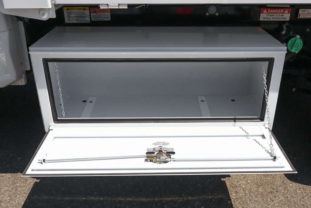 Used 2024 Ford F450 XL w/ XL Chrome Package image 6