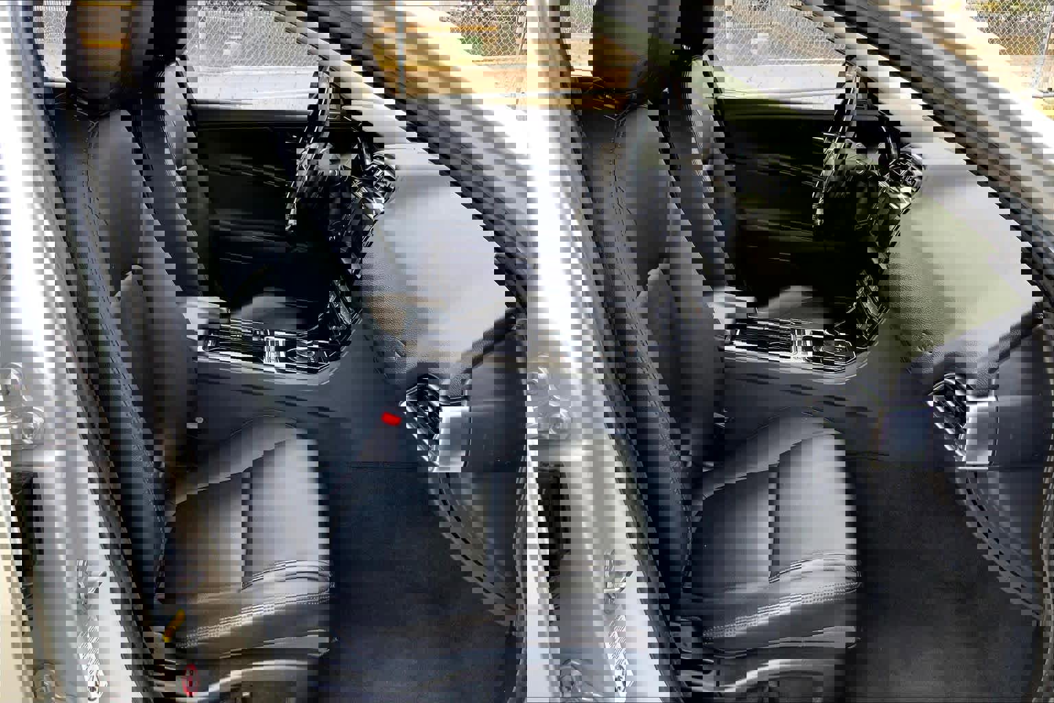 Used 2018 Jaguar XE Premium image 8