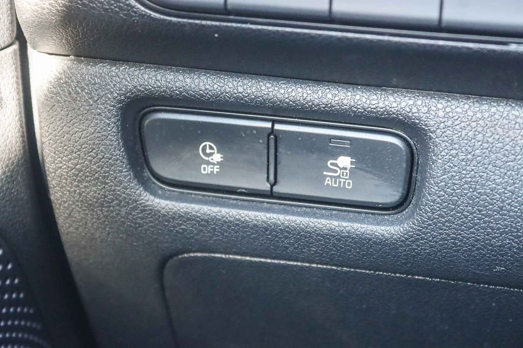 Used 2022 Kia Niro EX Premium image 53