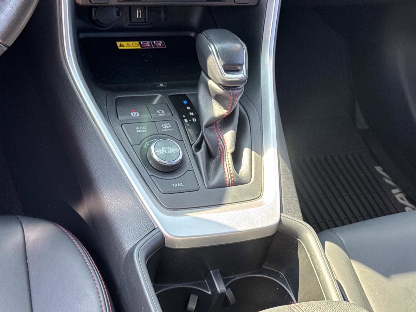 Used 2022 Toyota RAV4 XSE w/ Weather Package image 5