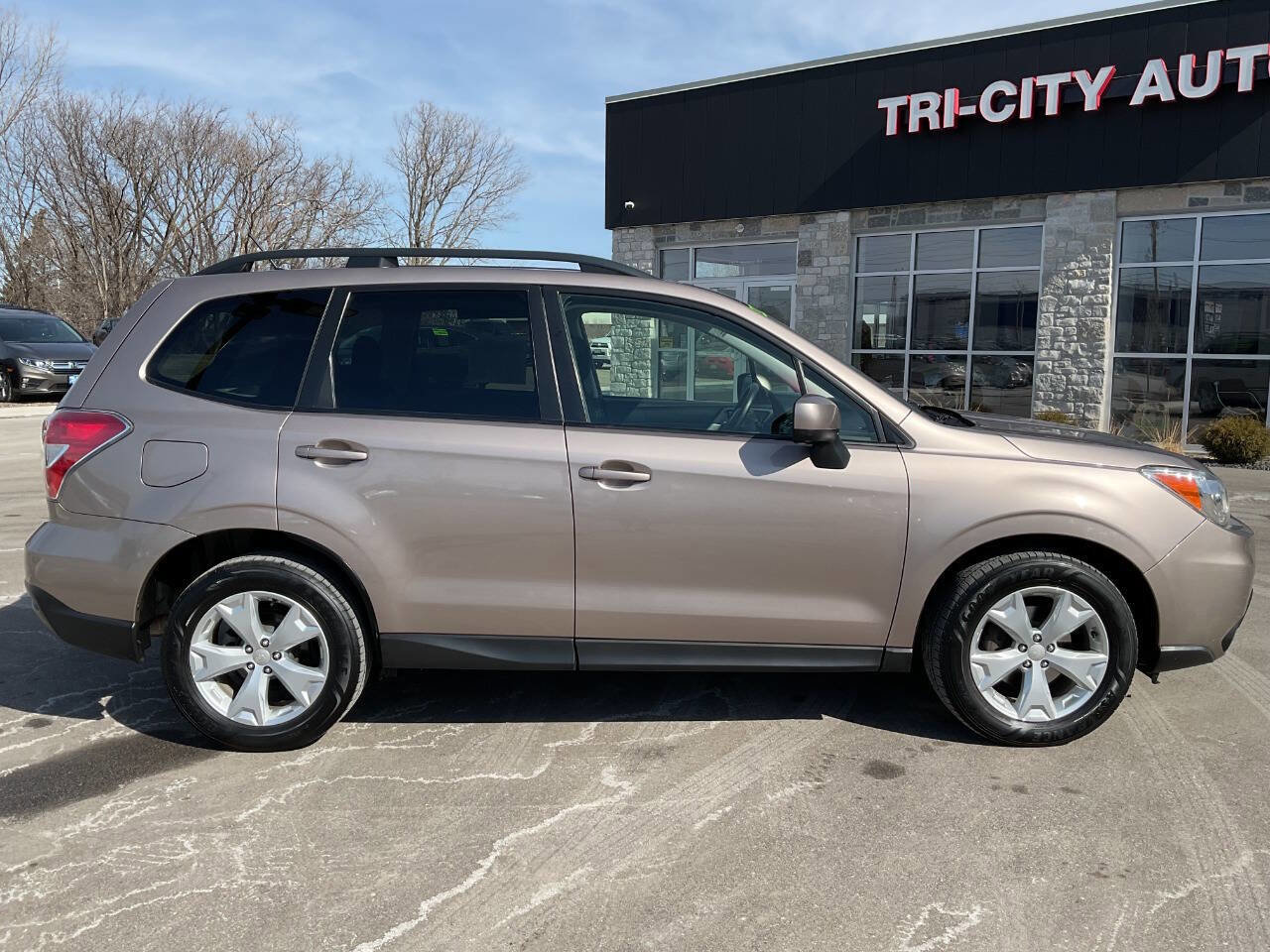 Used 2015 Subaru Forester 2.5i Premium AWD/4WD image 8