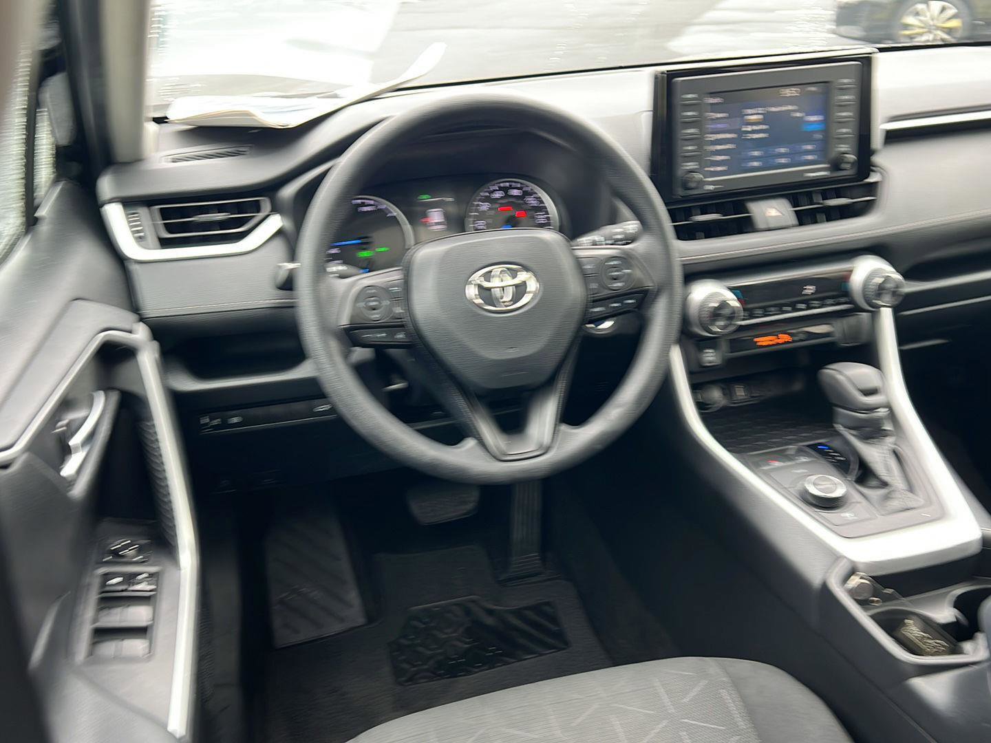 Used 2021 Toyota RAV4 XLE image 17