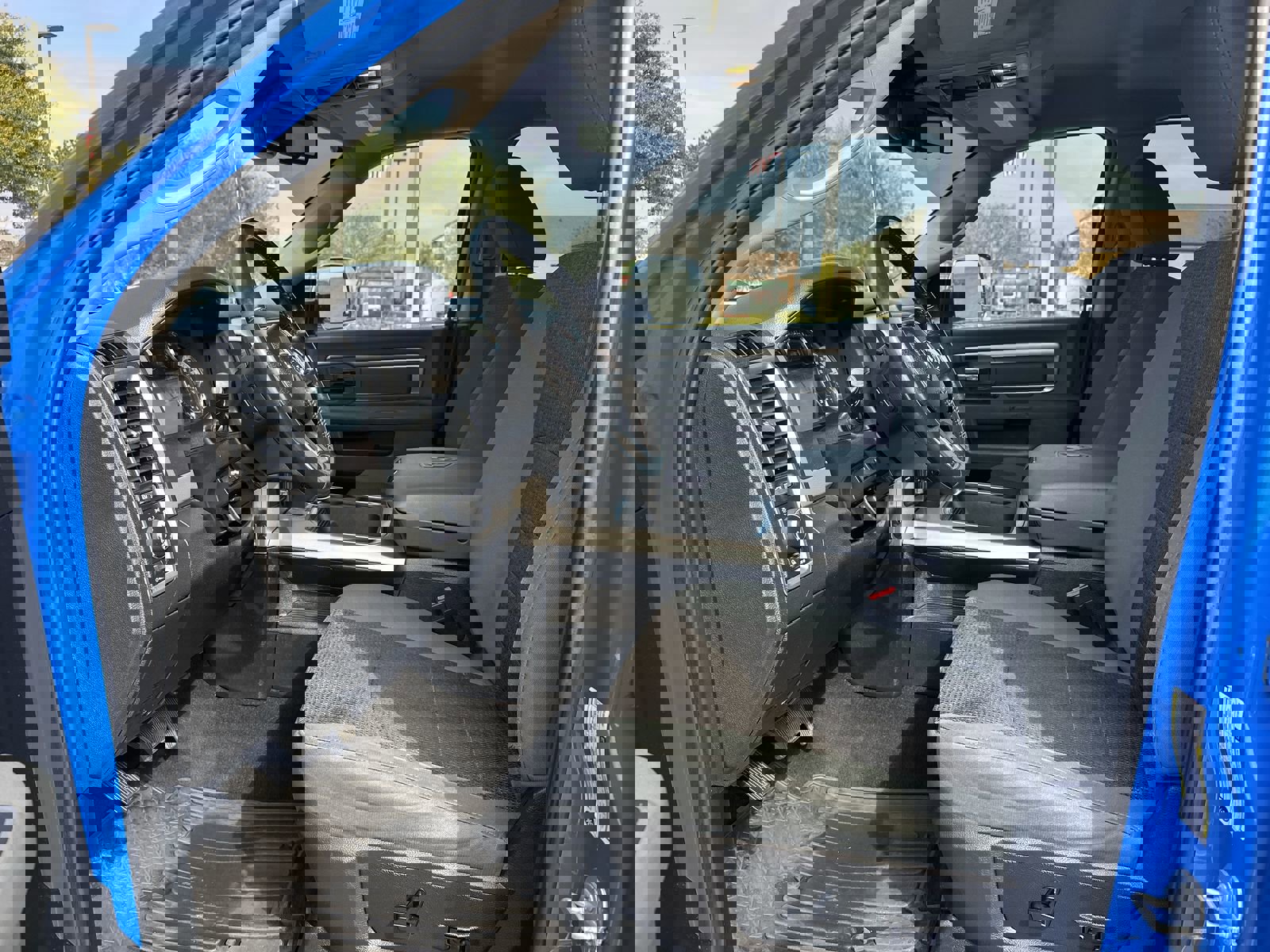 Used 2018 RAM 2500 Big Horn w/ Harvest Edition image 16