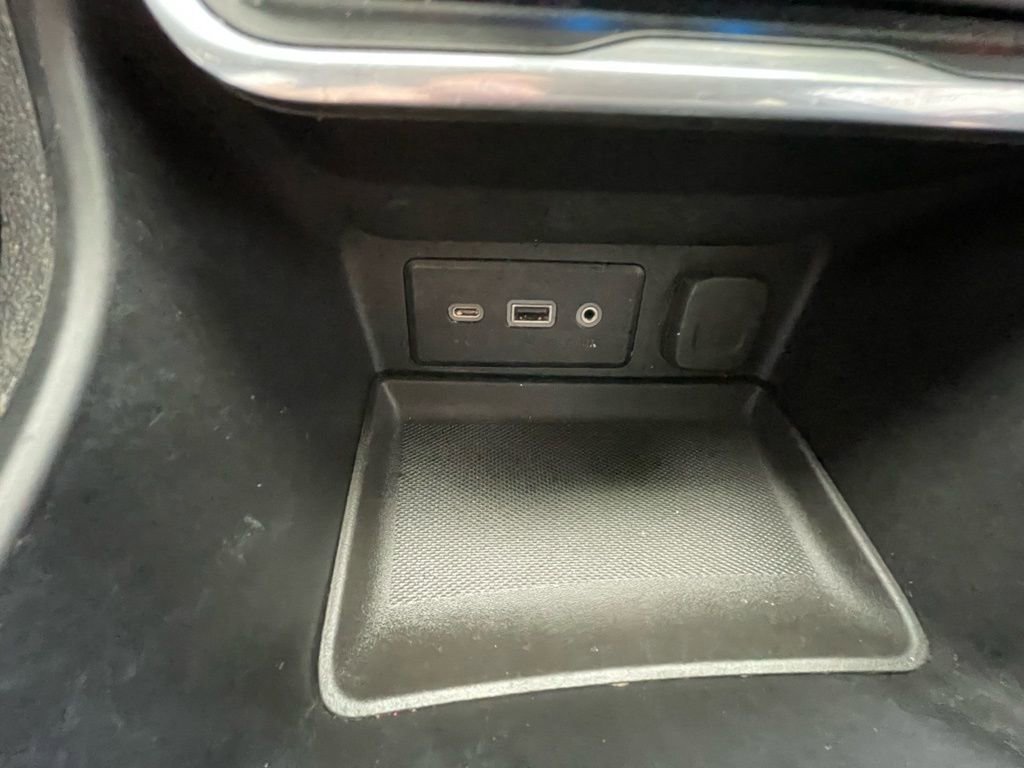 Used 2021 GMC Terrain SLE w/ Elevation Edition image 15