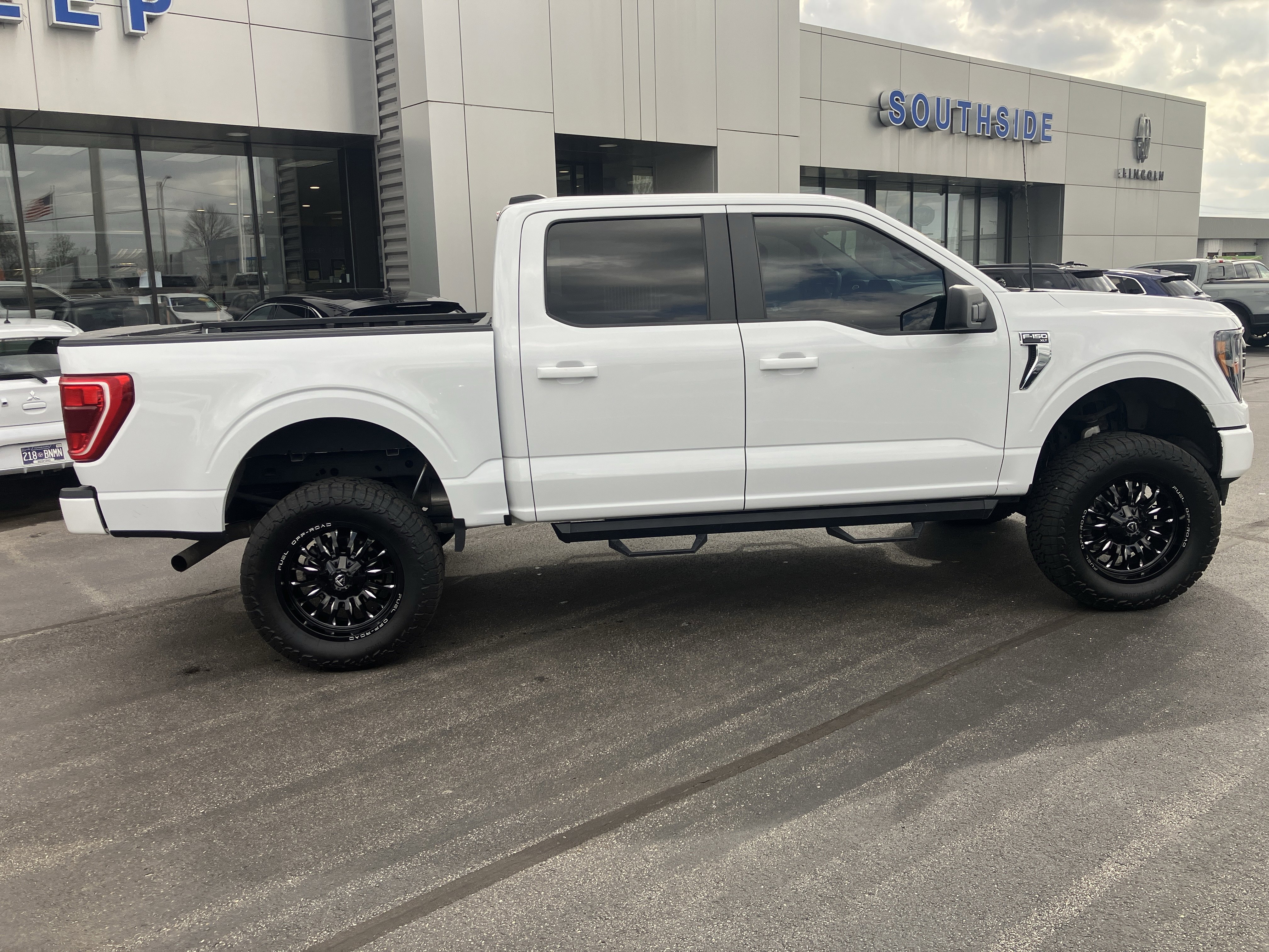 Used 2023 Ford F150 XLT w/ Trailer Tow Package AWD/4WD image 8