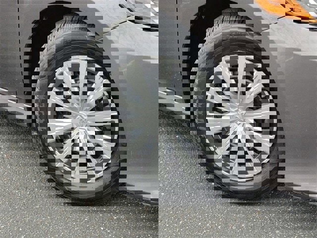 Used 2023 Toyota Camry LE image 10