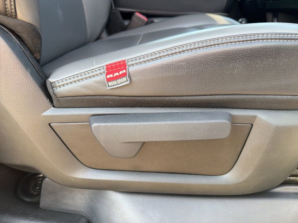 Used 2019 RAM 3500 Tradesman w/ Chrome Appearance Group image 25